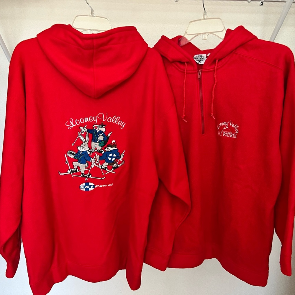ACME Looney Tunes Quarter-zip Fleece Ski Hoodie, Unisex L, Red